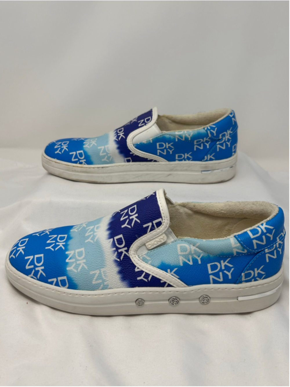 DKNY Case Slip-On Sneakers Women’s 10 Blue Ombre Logo Tie Dye